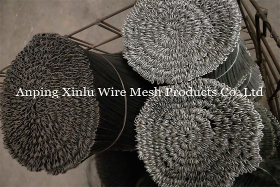 380mpa Bale Tie Wire Diamètre de 1,2 à 1,6 mm Facile à tordre à prix abordable Double fil de liaison en boucle avec poids / faisceau 2,22 kg