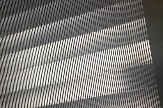 3 - le fil de cale d'épaisseur de 12mm râpant la grille plate lambrisse SS304L pour la filtration
