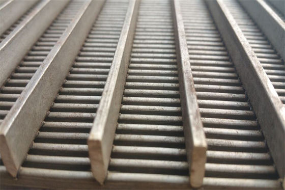 3 - le fil de cale d'épaisseur de 12mm râpant la grille plate lambrisse SS304L pour la filtration